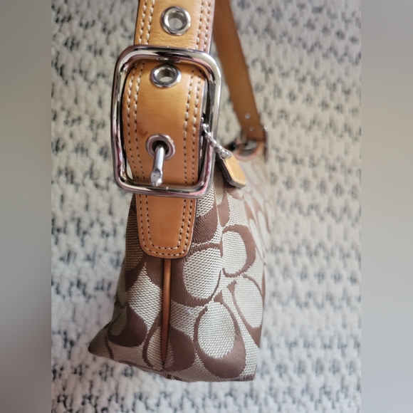 COACH Monogram Shoulder Bag - Picture 4 of 7